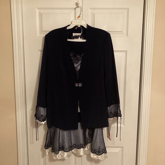 Carissimo Navy Blue Suit - Picture 1 of 9